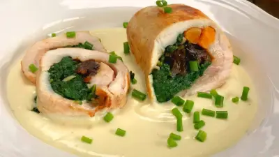 Pechuga Rellena en Salsa Especial