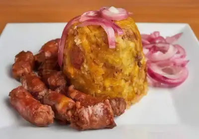 MOFONGO DE CARNE SALADA Y LONGANIZA
