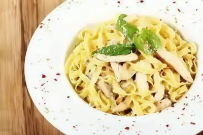 4 QUESOS CON POLLO