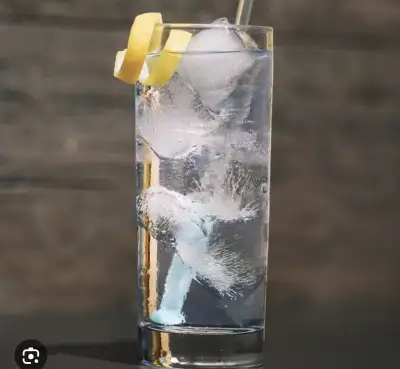 VODKA-TONIC 