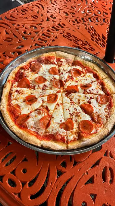 Pizza grande Peperoni 12 pedazo