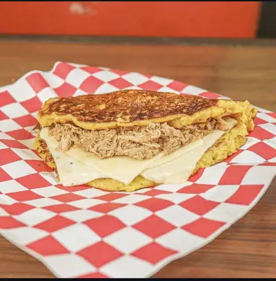 Cachapa de pollo