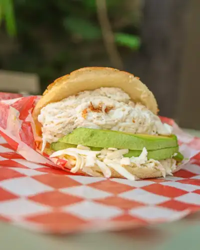 Arepa Reina Pepiada