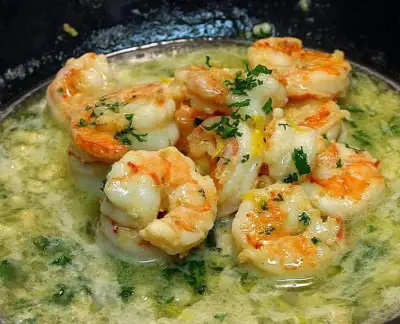 Camarones al ajillo